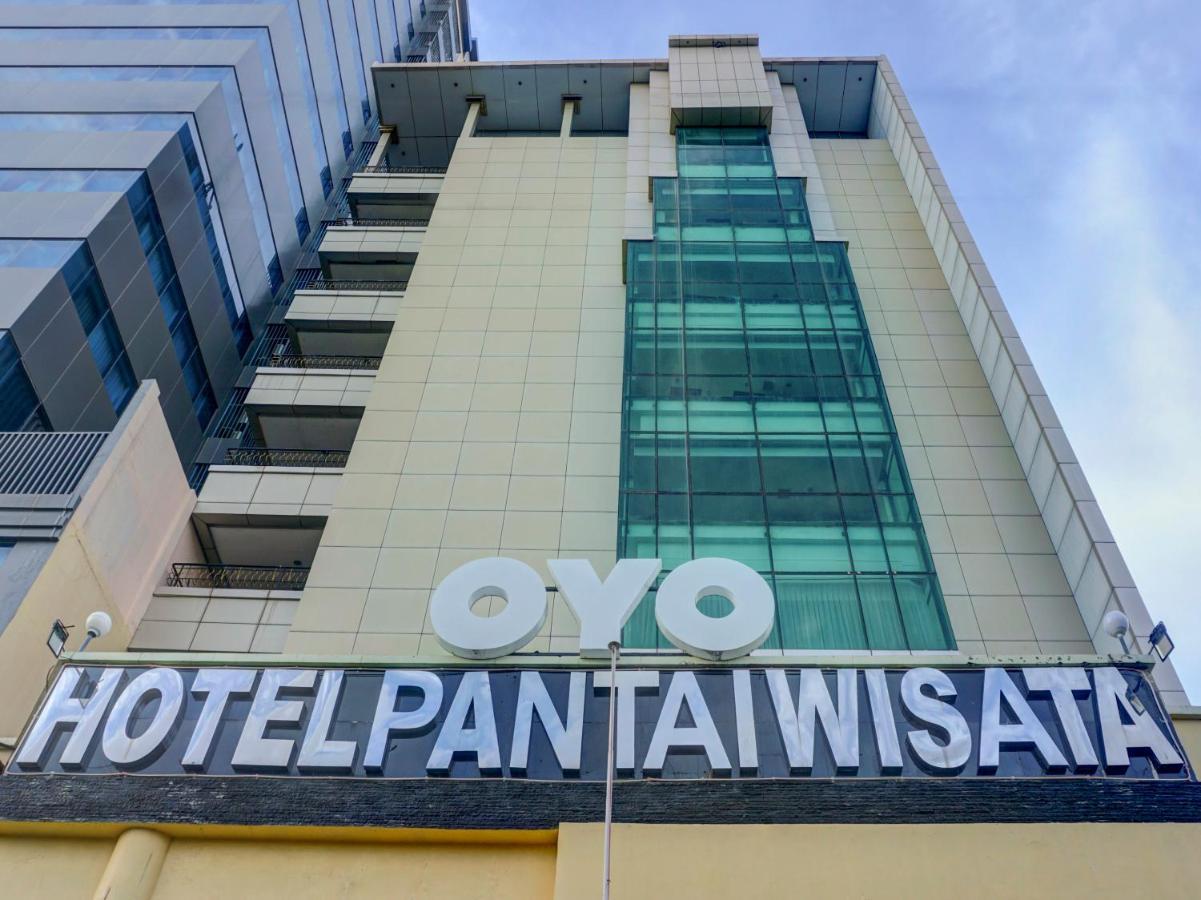 Oyo 3967 Hotel Pantai Wisata Makassar Buitenkant foto