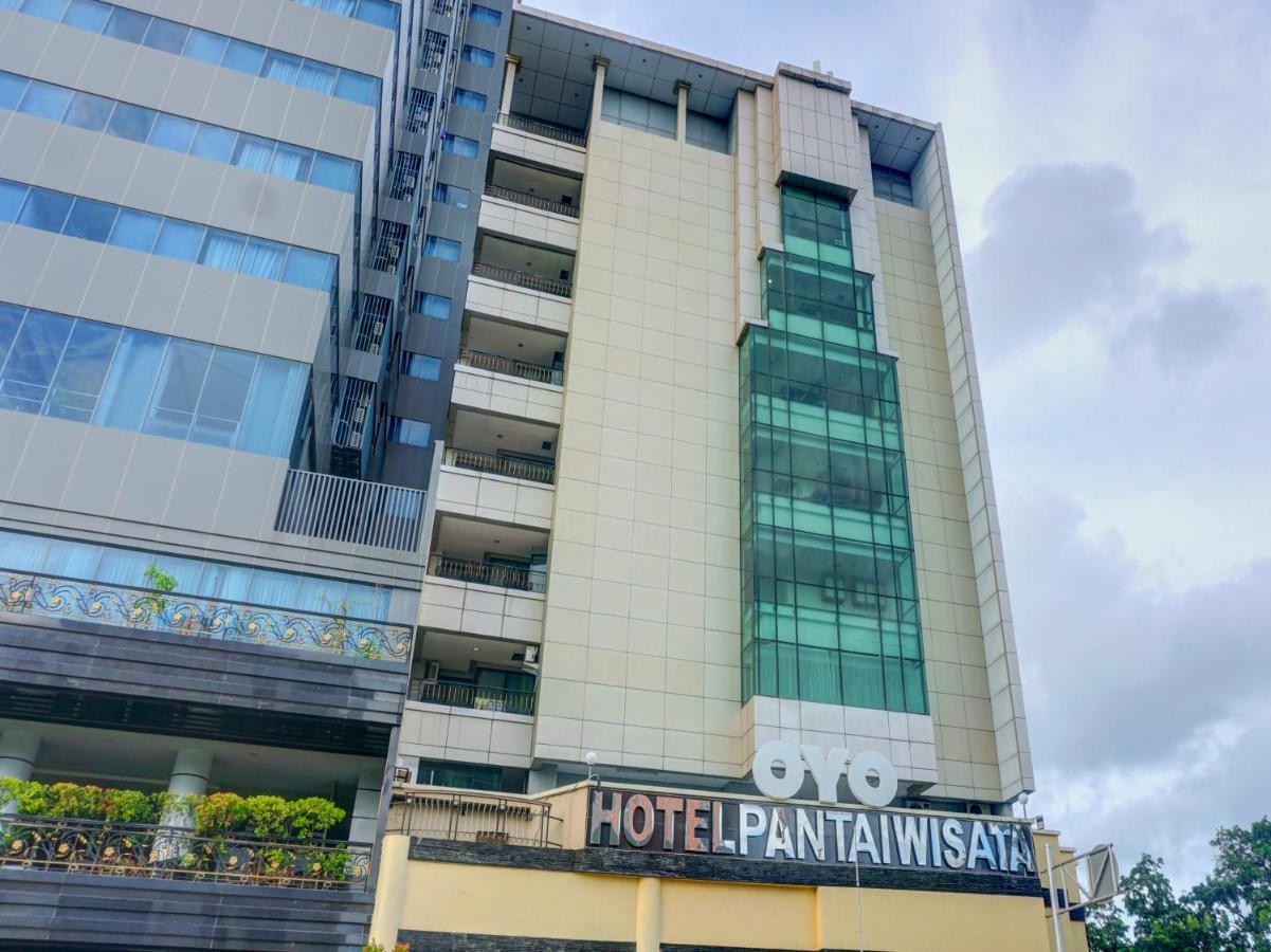 Oyo 3967 Hotel Pantai Wisata Makassar Buitenkant foto