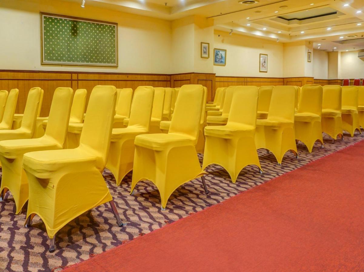 Oyo 3967 Hotel Pantai Wisata Makassar Buitenkant foto
