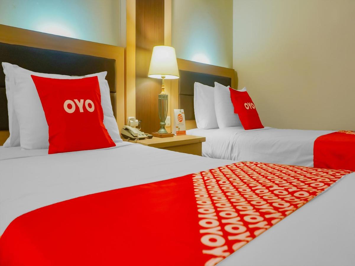 Oyo 3967 Hotel Pantai Wisata Makassar Buitenkant foto